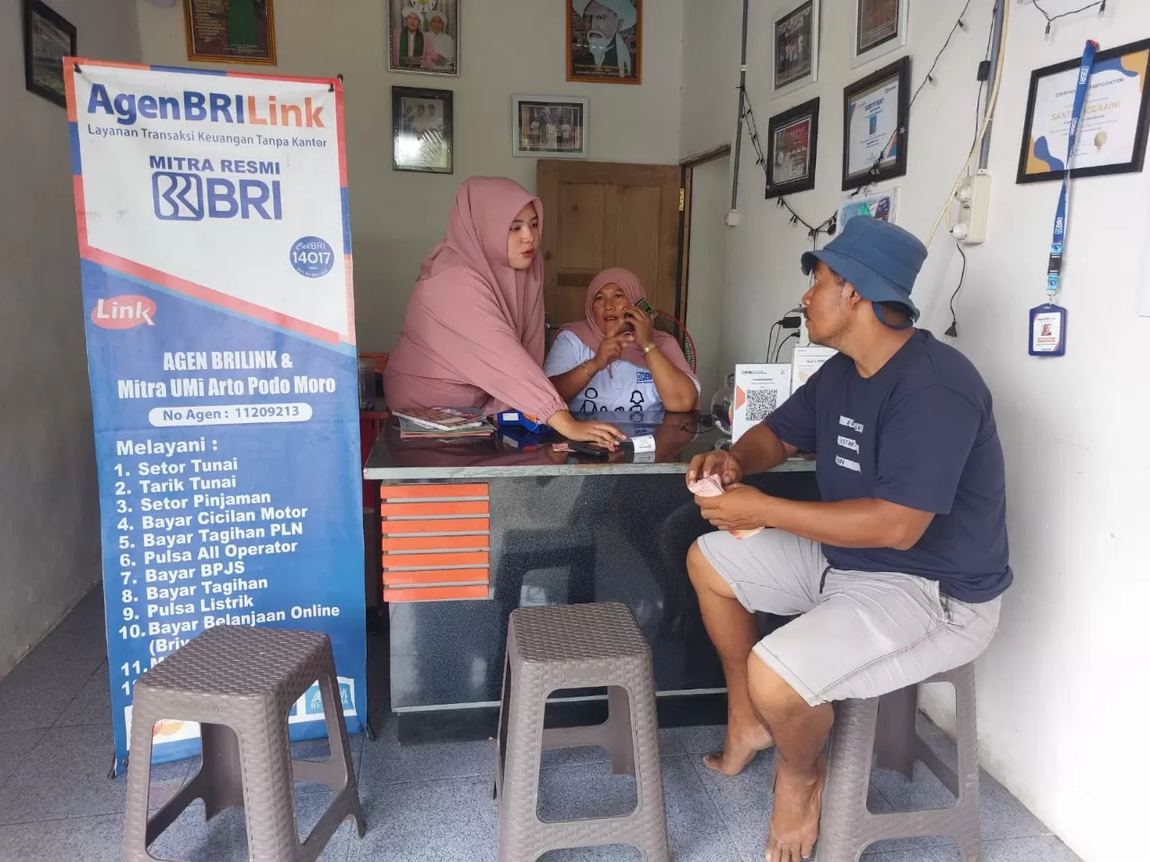 Jadi Agen BRILink & UMi, Selamatkan Masyarakat Dari Jerat Rentenir
