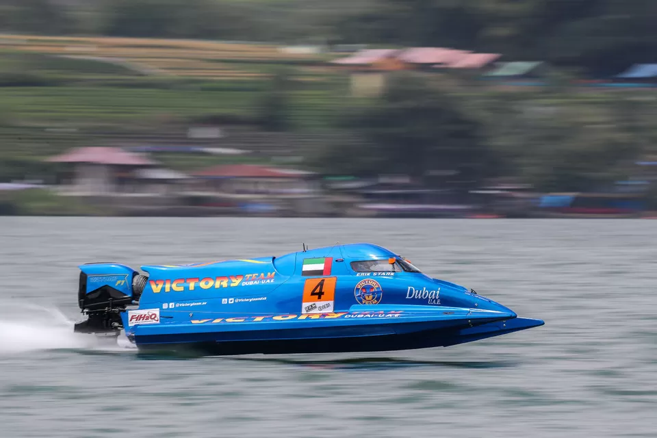 KOPIKO F1 Powerboat Danau Toba Resmi Dimulai