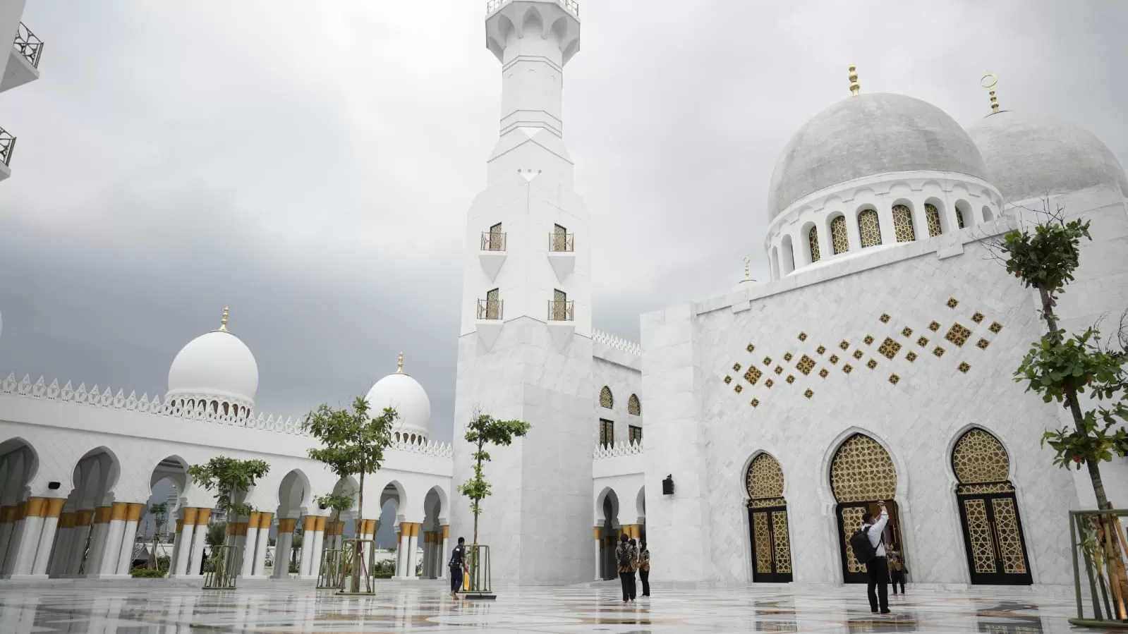 Dibuka Wapres, Masjid Sheikh Zayed Solo Siap Digunakan untuk Umum