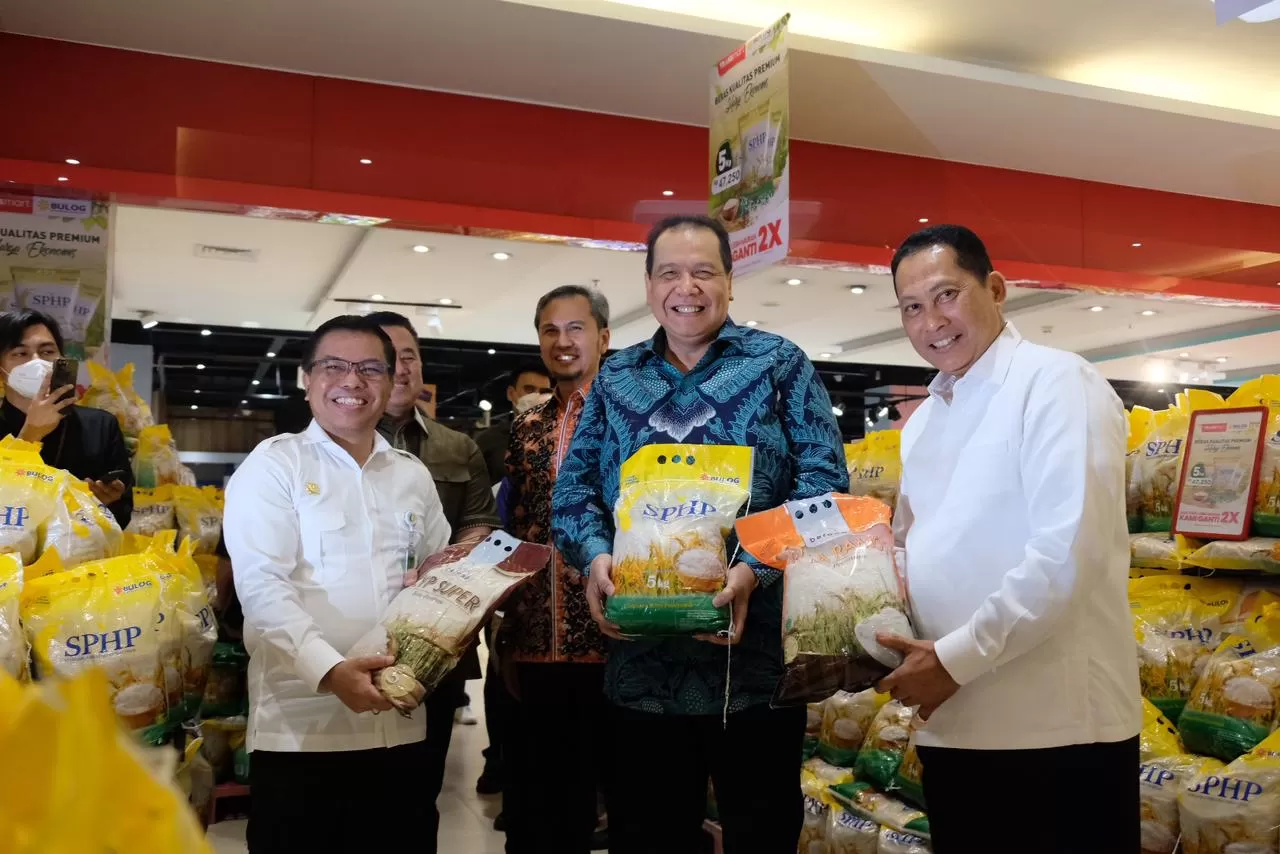 BULOG Rangkul Transmart Perluas Jaringan Distribusi Operasi Pasar