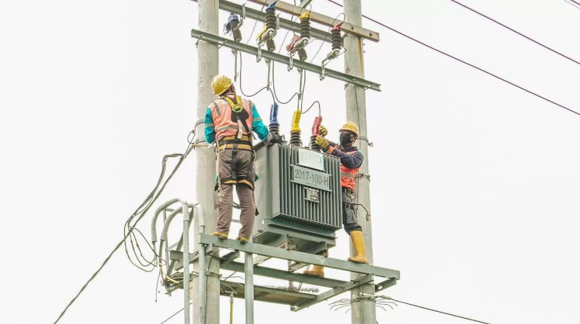 Perluas Jaringan, Dusun Polay Situbondo Kini Teraliri Listrik PLN