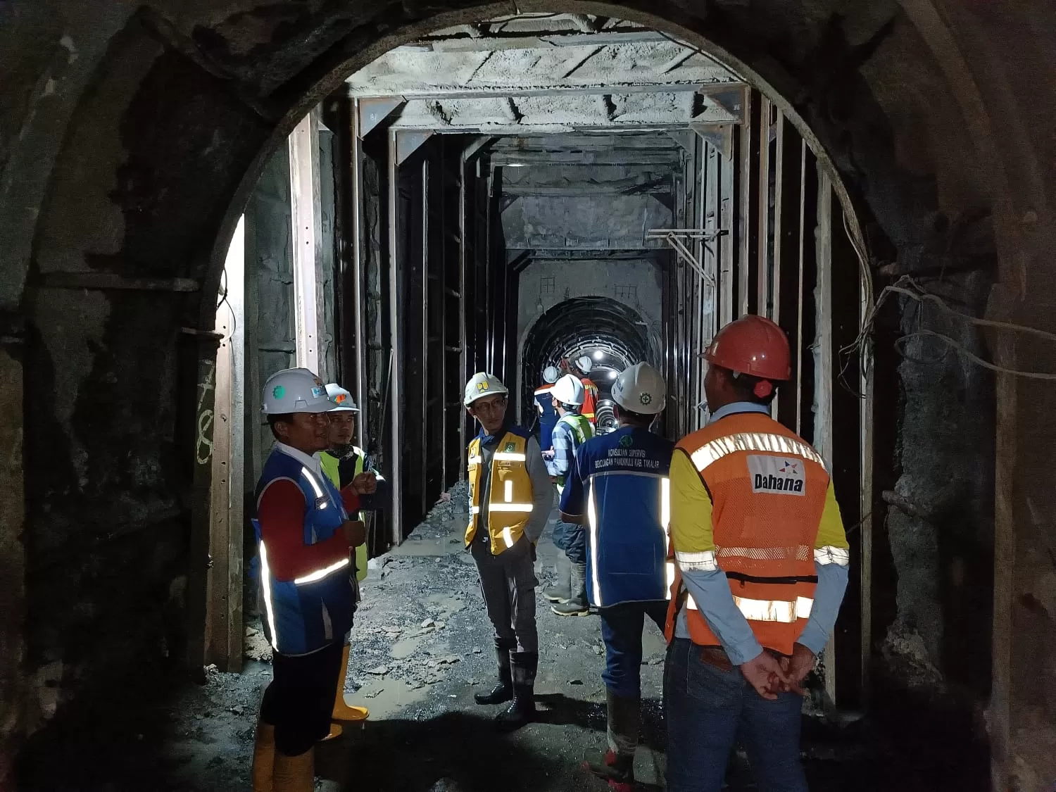 DAHANA Perkuat Lini Bisnis Loading dan Hauling