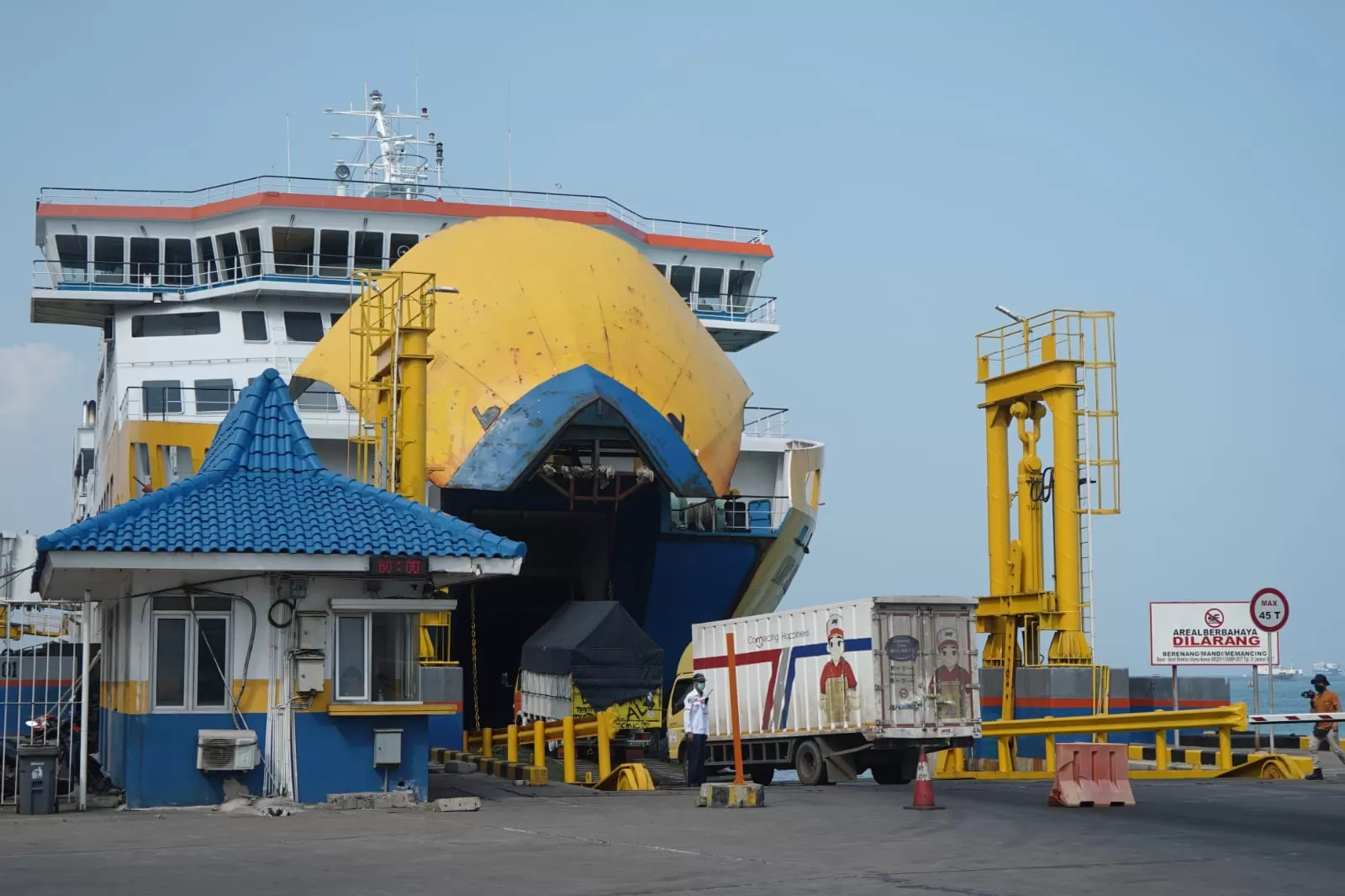 H-10 Lebaran, Trafik Truk Logistik Mulai Meningkat dari Jawa ke Sumatera