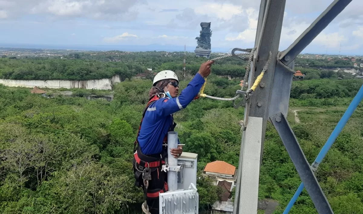 Ilustrasi menara komunikasi atau BTS  yang beroperasi di Pulau Sumatra. Ribuan menara seluler di sana lumpuh karena banjir dan tanah longsor. (Foto: XL Axiata)