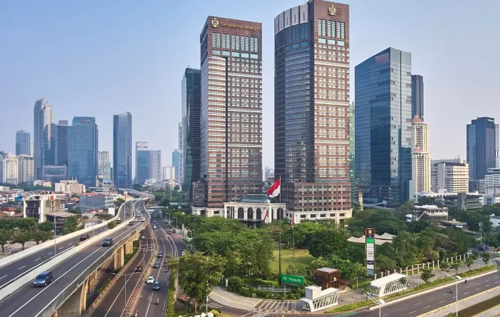Tampak Gedung Sampoerna Strategic Square di bilangan Karet, Jakarta Selatan. Harga saham Sampoerna pada hari Selasa 23 Januari 2024 turun. Foto: Sampoerna Strategic Square