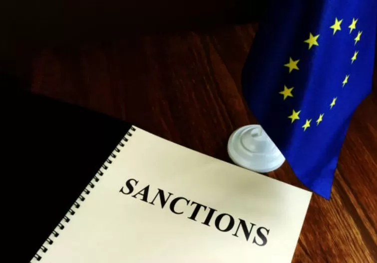 Moskow menambahkan banyak nama pejabat dan politisi Uni Eropa yang terlarang masuk ke Rusia. (Foto: iStockphoto)