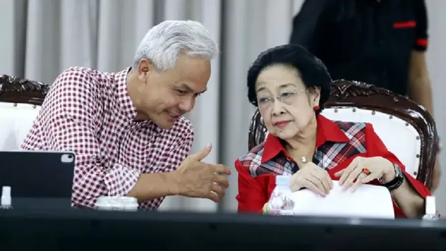 Ganjar Pranowo mengungkap detik-detik pelantikan Hasto Kristiyanto sebagai Sekjen PDIP 2025-2030 oleh Ketum Megawati Soekarnoputri.  (Ist)