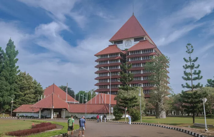 10 Kampus Indonesia naik peringkat di QS WUR 2026. (Instagram/universitasindonesia)