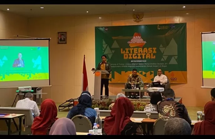 Kegiatan literasi digital sektor pemerintahan untuk Widyaiswara PPSDM Regional Kementerian Dalam Negeri di Kabupaten Bogor, Sabtu (29/10/2022). (Foto: Rini S)