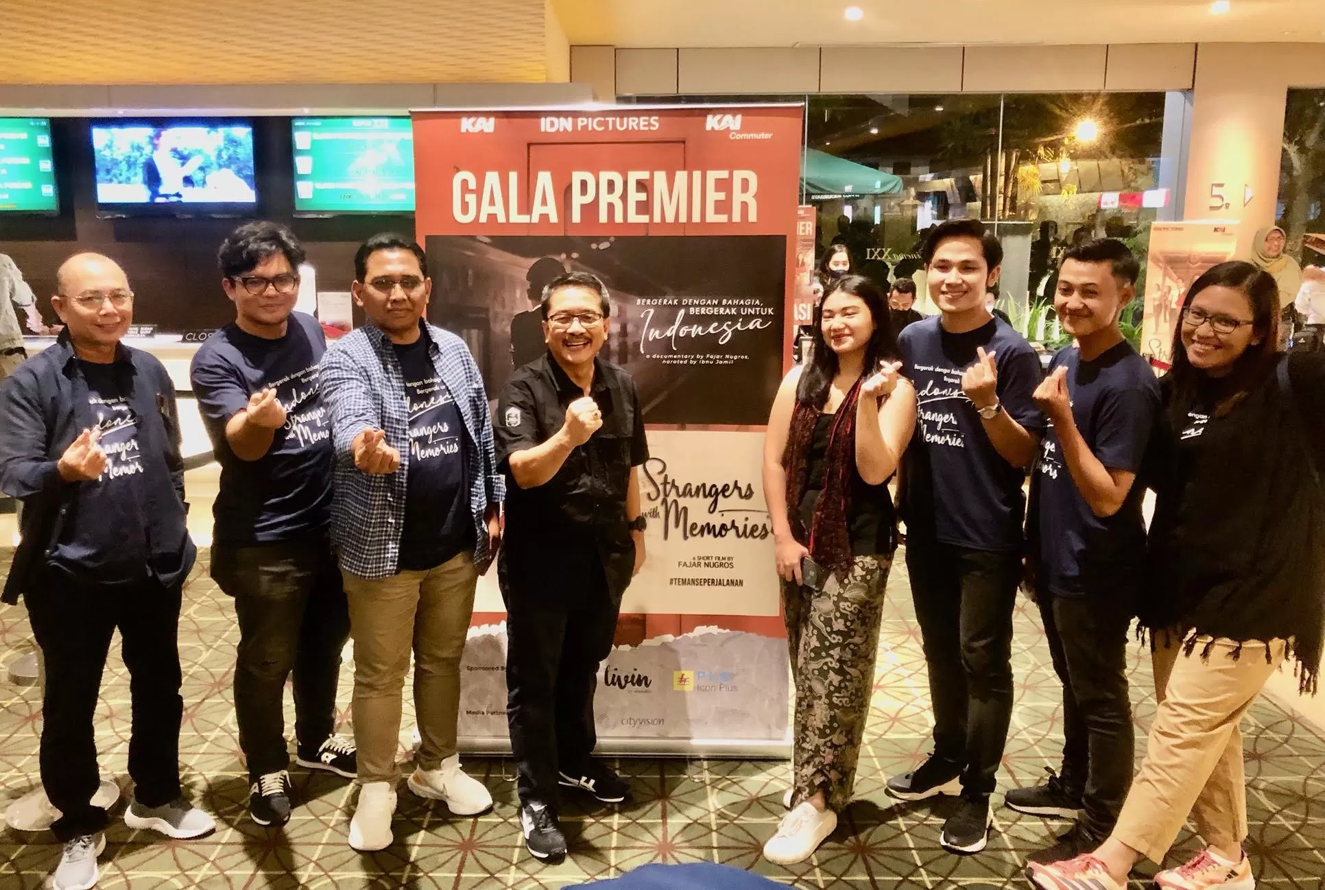 Tim KAI dan KAI Commuter bersama para pelaku film (foto: Harminanto) 