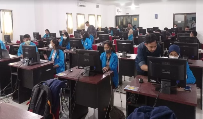 Para mahasiswa saat mengikuti workshop terintegrasi (Foto: Istimewa)