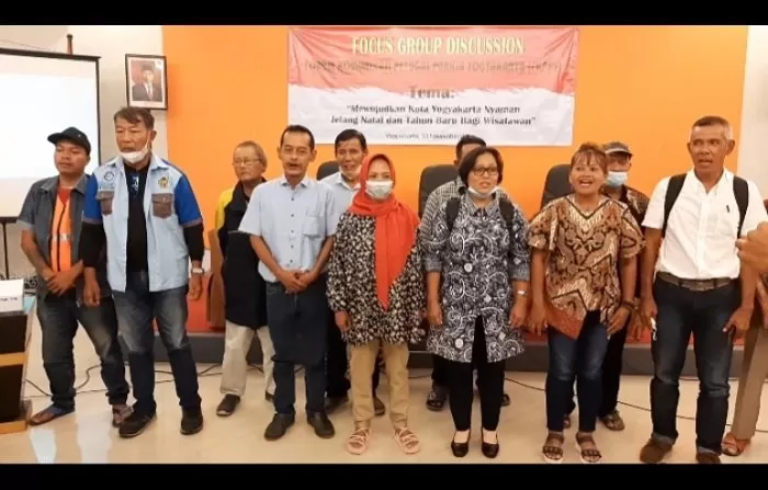  Para petugas parkir FKPPY berkomitmen beri pelayanan optimal dan ramah. (Foto: David P)