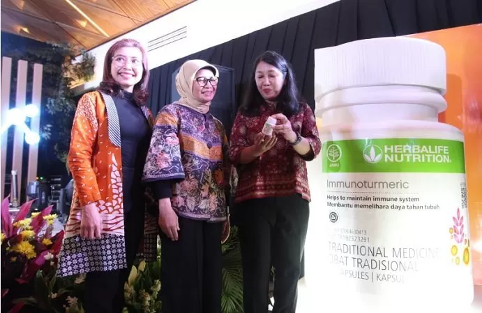 Badan Pengawas Obat dan Makanan (BPOM) sebagai otoritas pengawasan obat dan makanan berkomitmen secara konsisten mendukung riset obat bahan alam dengan memanfaatkan perkembangan ilmu pengetahuan dan teknologi (Iptek).