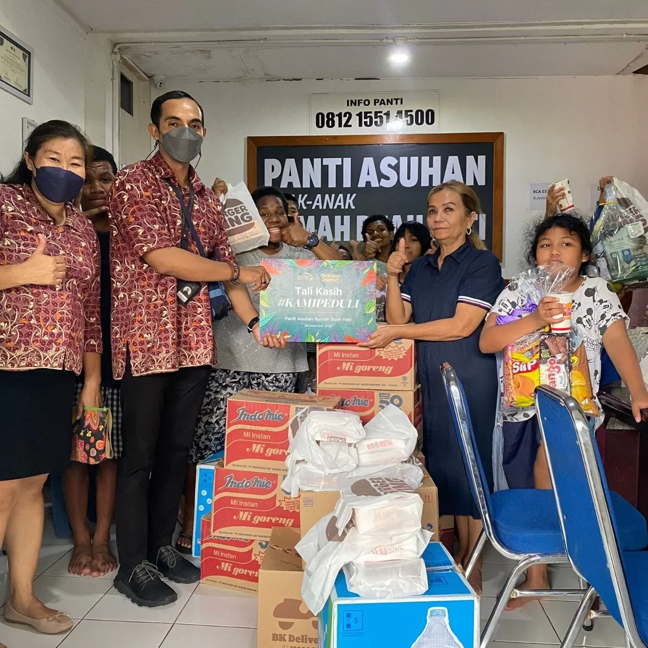 Penyerahan donasi secara simbolis 