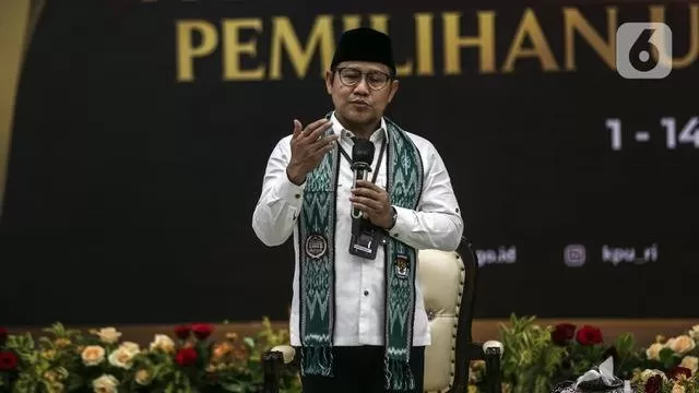 Ketua Umum Partai Kebangkitan Bangsa (PKB) Muhaimin Iskandar atau Cak Imin menyampaikan sambutan saat mendaftarkan partai politiknya sebagai calon peserta Pemilu 2024 di Kantor KPU, Jakarta, Senin (8/8/2022). Pada hari kedelapan ini, KPU menerima pen