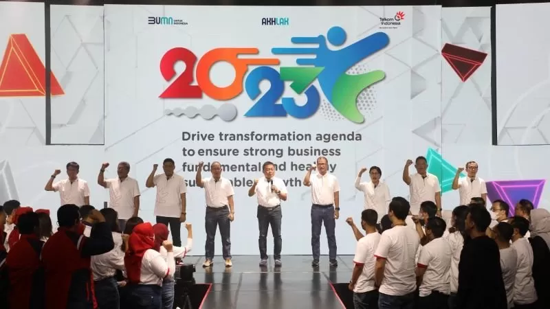 Pencanangan komitmen karyawan yang dipimpin langsung oleh CEO TelkomGroup pada acara TelkomClick 2023 (Dok. Telkom)