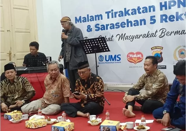 Malam Tirakatan Hari Pers Nasional (HPN) 2023 dan Sarasehan 5 Rektor Pers Sehat Masyarakat Bermartabat di Monumen Pers Nasional (MPN).  (Foto: Andjar HW)