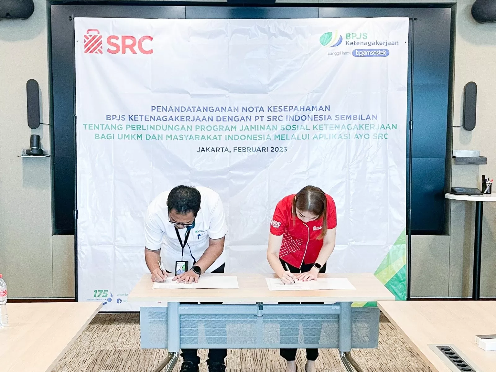 Penandatangan BPJS Ketenagakerjaan gandeng SRCIS Lindungi UMKM Toko Kelontong. (Foto: Ist)
