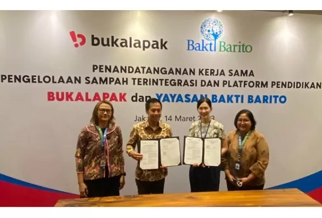  Buklapak dan Yayasan Barito menandatangani Memorandum of Understanding atau Nota Kesepahaman tentang kolaborasi untuk meningkatkan pemahaman para Mitra Bukalapak tentang pentingnya pemilahan dan pengelolaan serta daur ulang sampah. 