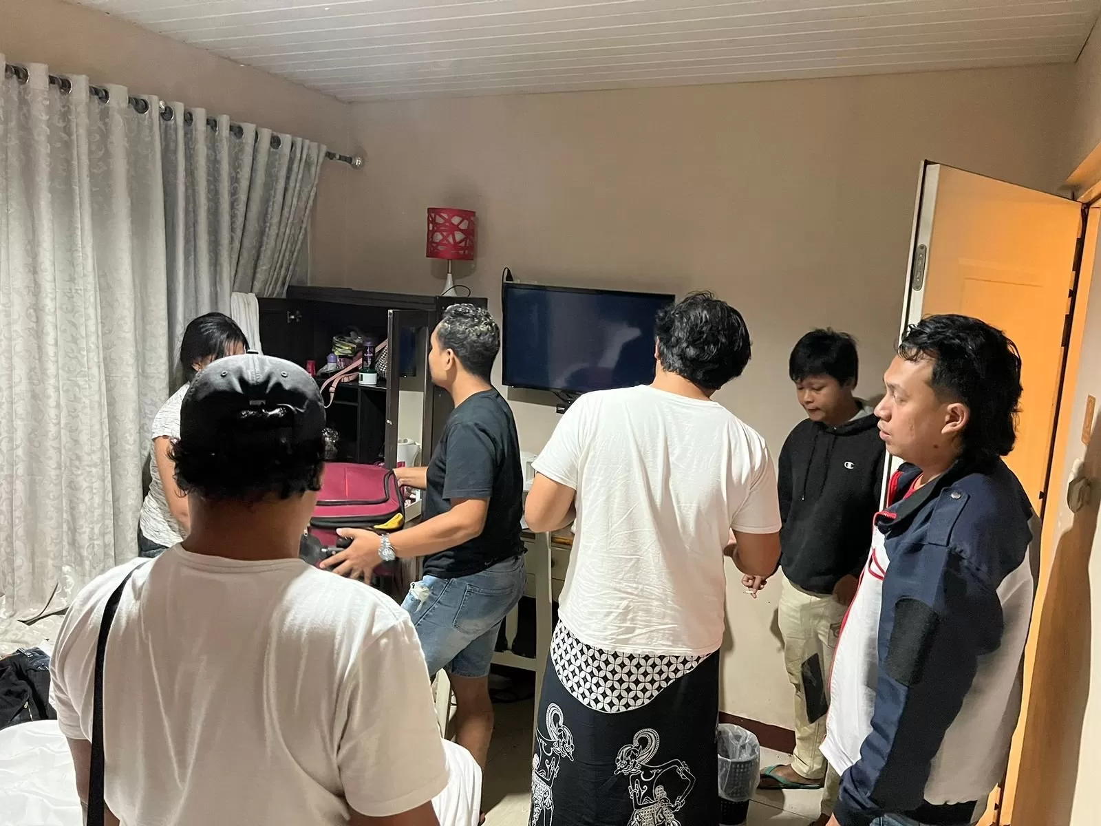 Suasana Penangkapan di Sebuh Hotel di Salatiga. (foto: Istimewa) 