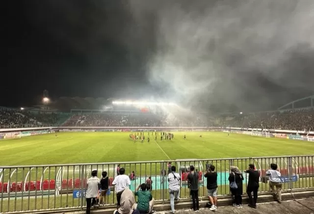   Suasana Maguwoharjo usai pertandingan kandang terakhir PSS musim ini (Harminanto)