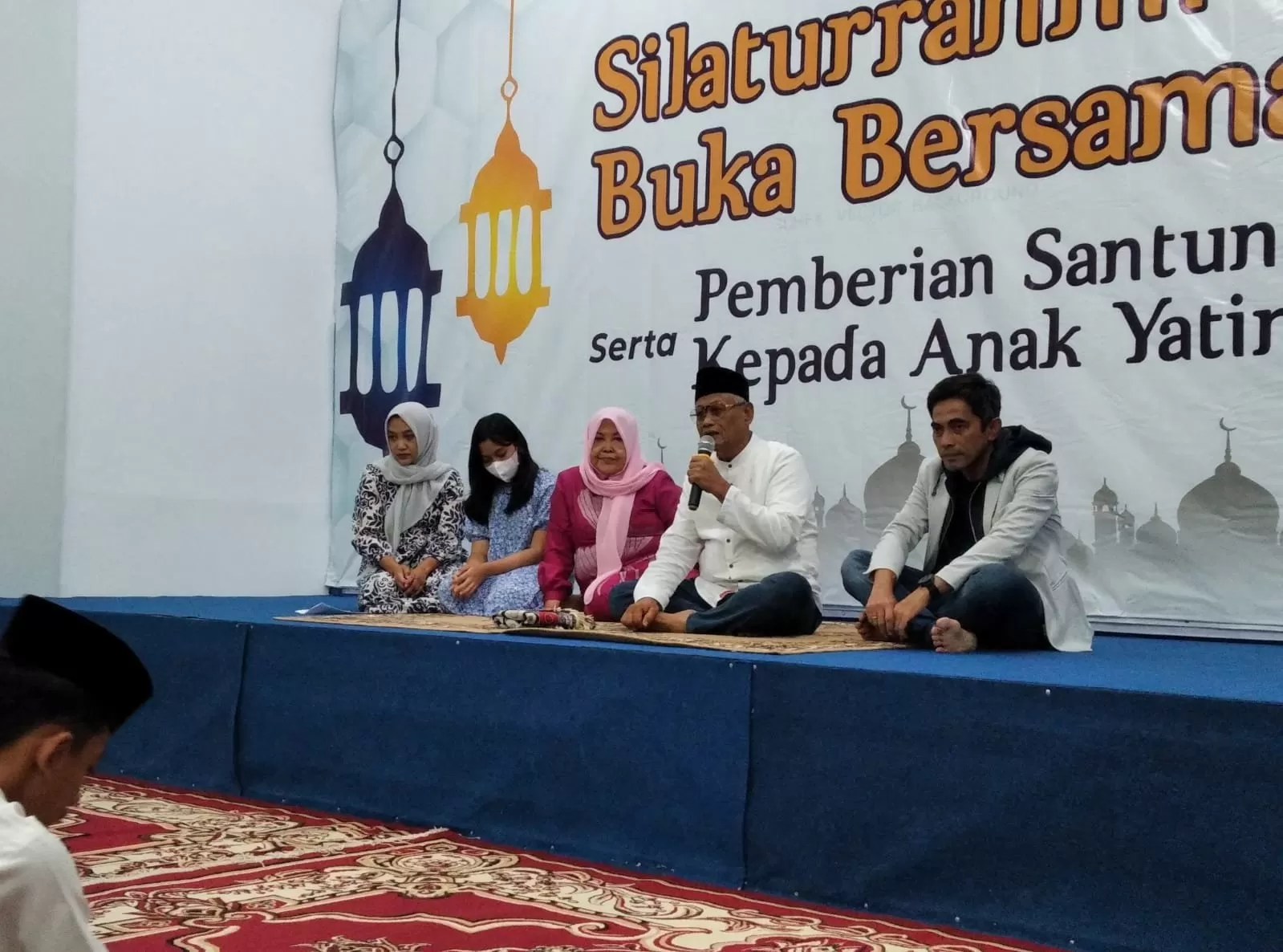 Anggota DPR RI sekaligus Ketua DPW NasDem DIY, Subardi memberikan sambutannya dalam acara pemberian santunan kepada anak yatim piatu.