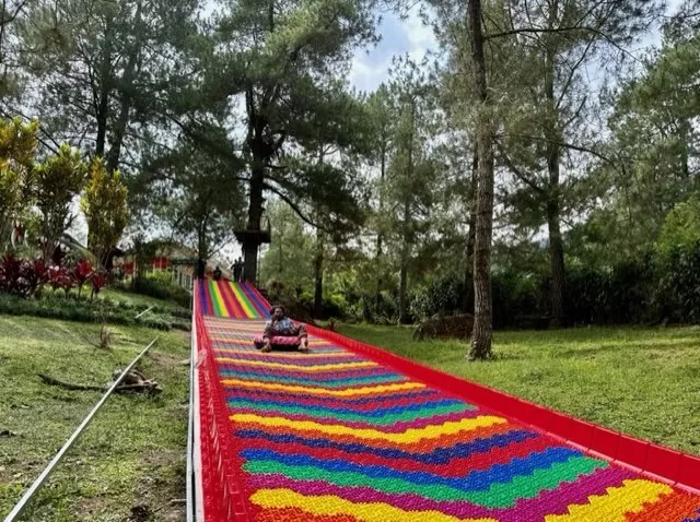 Salah satu wahana baru Mountain Slide di Kaliurang Park (foto: Harminanto)