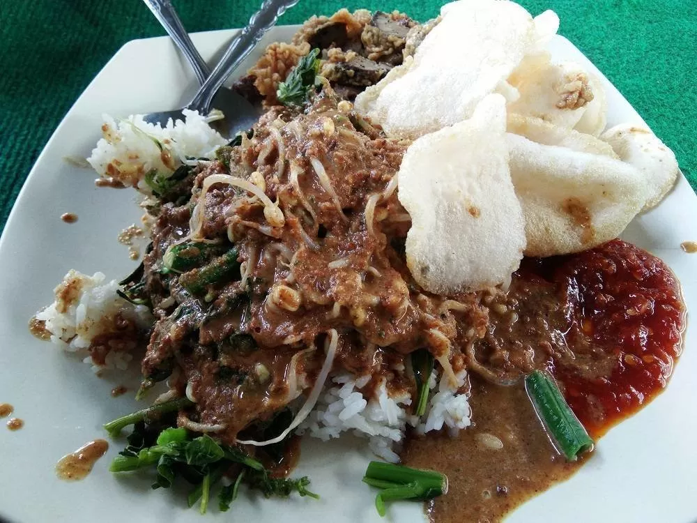 Pecel.