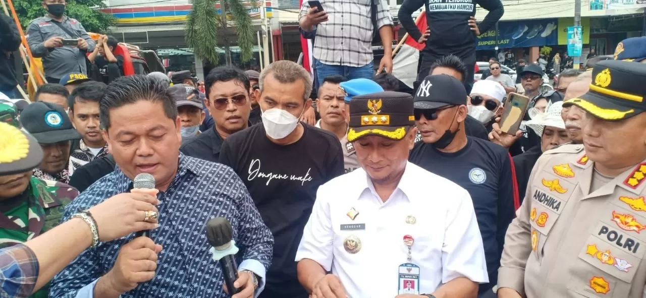 Forkopimda Pati menerima nelayan Juwana. (Foto Alwi Alaydrus).