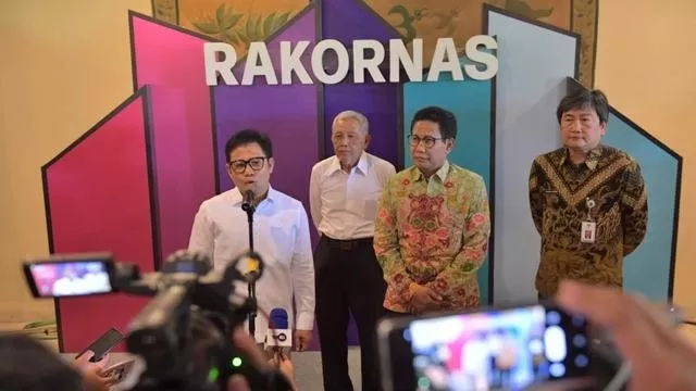 Wakil Ketua DPR RI Abdul Muhaimin Iskandar (Gus Imin) bersama Menteri Desa Pembangunan Daerah Tertinggal dan Transmigrasi (Mendes PDTT) Abdul Halim Iskandar. (Dok. Istimewa)