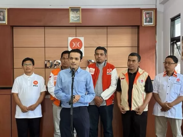 Gamal saat berbicara di depan media Yogyakarta (foto: Harminanto)