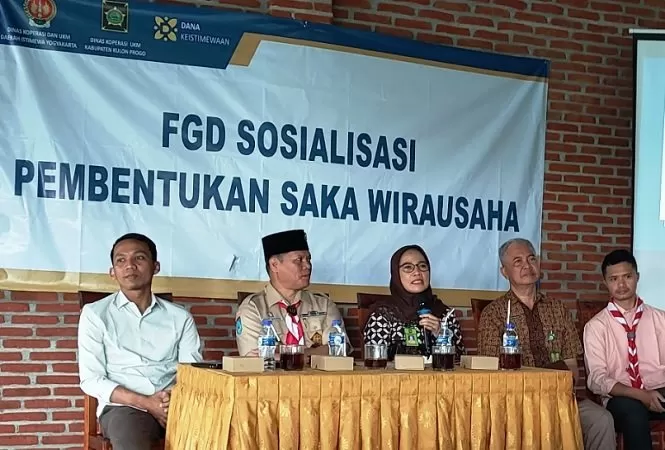 Kepala Dinas Koperasi dan UKM Kulonprogo Iffah Mufidati SH memberikan dukungan penuh pembentukan Saka Wirausaha. (Foto: Asrul S)