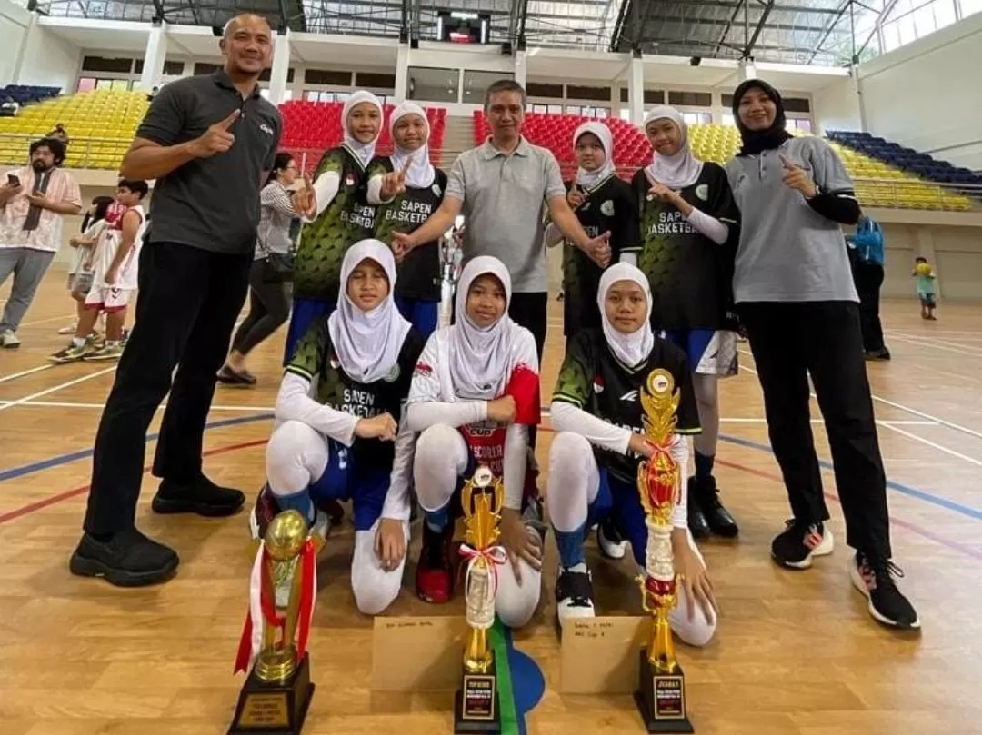   Tim basket putri SD Muhammadiyah Sapen peraih juara (Istimewa)