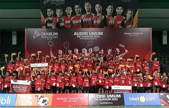 Para peserta Audisi Umum Persatuan Bulutangkis (PB) Djarum 2023 yang lolos meraih Super Tiket, baik melalui turnamen maupun pilihan Tim Pencari Bakat.(Mc. Thoriq)
