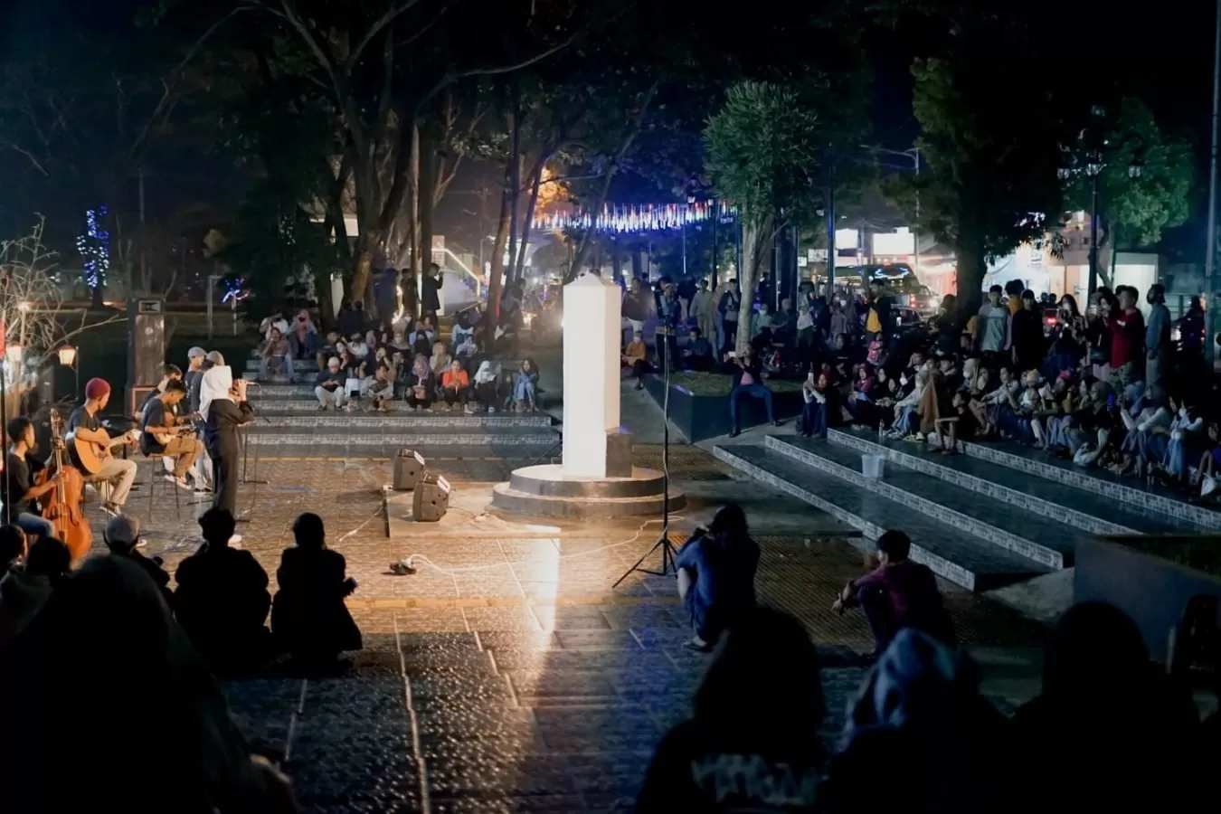 Kutoarjo Romantic Space, ajang silaturahmi dan amal pecinta musik Kutoarjo.  (foto: jarot sarwosambodo)