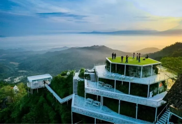 Tumpeng Menoreh terletak di desa Ngagoretno Kulonprogo  (IG @tumpengmenoreh)