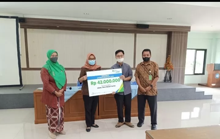 Suasana penyerahan santunan peserta BP Jamsostek