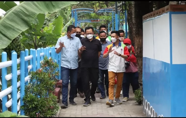 Wawalikota Yogya menyaksikan hasil pengecatan