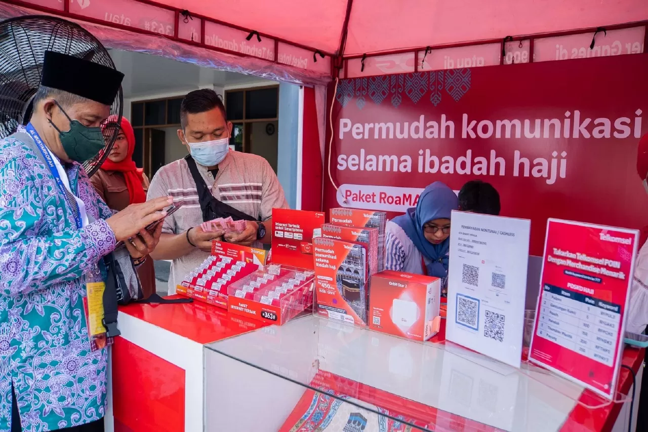 Telkomsel buka posko, untuk permudah komunikasi saat ibadah haji.