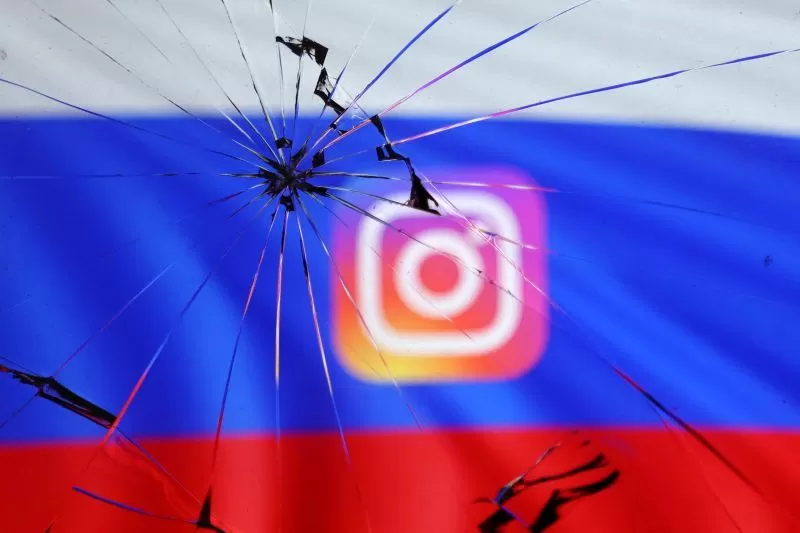 Bendera Rusia dan logo Instagram logo