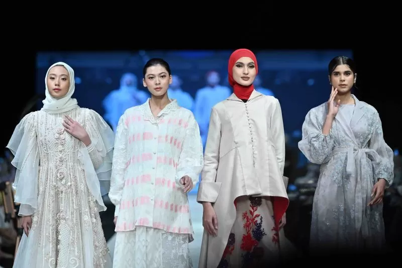 4 Trend Make-Up Ramadan Look Wardah di Indonesia Fashion Week 2022, Jumat (15/4)