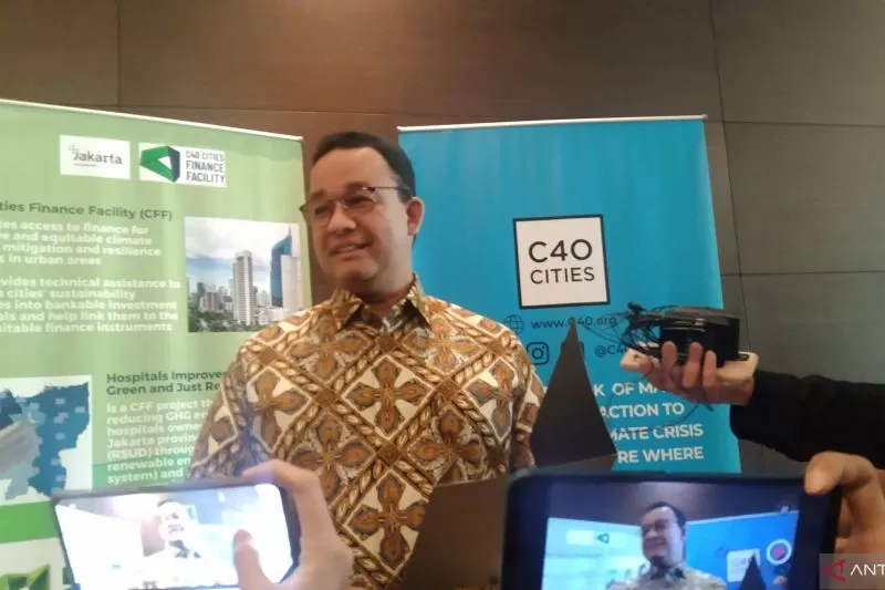Arsip foto - Gubernur DKI Anies Baswedan memberikan keterangan pers kepada wartawan di Jakarta, Selasa (6/9/2022)