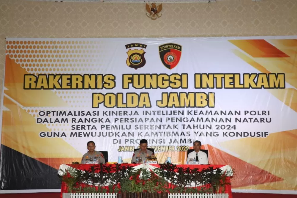 Kapolda Jambi Irjen Pol. Rusdi Hartono saat membuka kegiatan Rakernis Fungsi Intelkam di RCC Jambi, Senin (28/11)