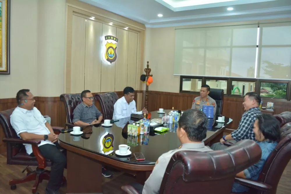 Pertemuan pengurus SMSI Provinsi Jambi dengan Kapolda Jambi di ruang kerjanya, Selasa 31 Januari 2023.
