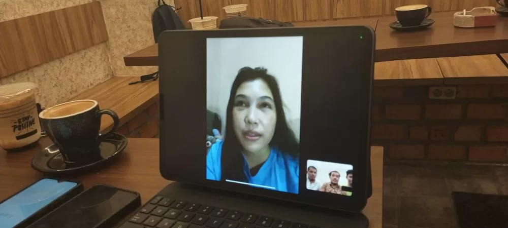 Vera Simanjuntak kekasih mendiang Brigadir Yosua saat dikonfirmasi melalui panggilan video bersama kuasa hukum keluarga Ramos Hutabarat/ Metrojambi.com/ Ichsan