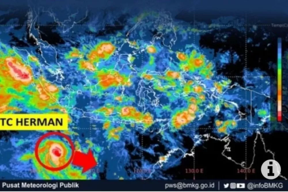 Tangkapan layar citra satelit yang dipublikasikan BMKG menunjukkan siklon tropis Herman terpantau di Samudera Hindia sebelah selatan Banten, Kamis (30/3/2023). (ANTARA/HO-BMKG)
