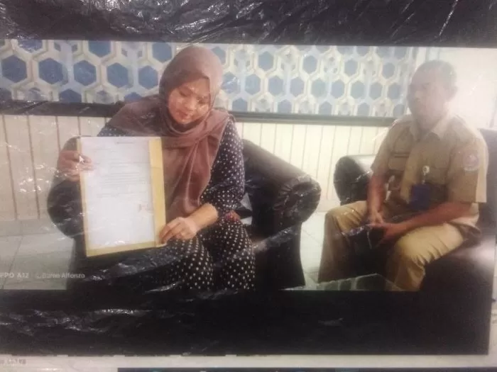 Foto: Pemilik kafe membuat pernyataan terkait pelanggaran buka saat bulan puasa (ferra hariyanto)