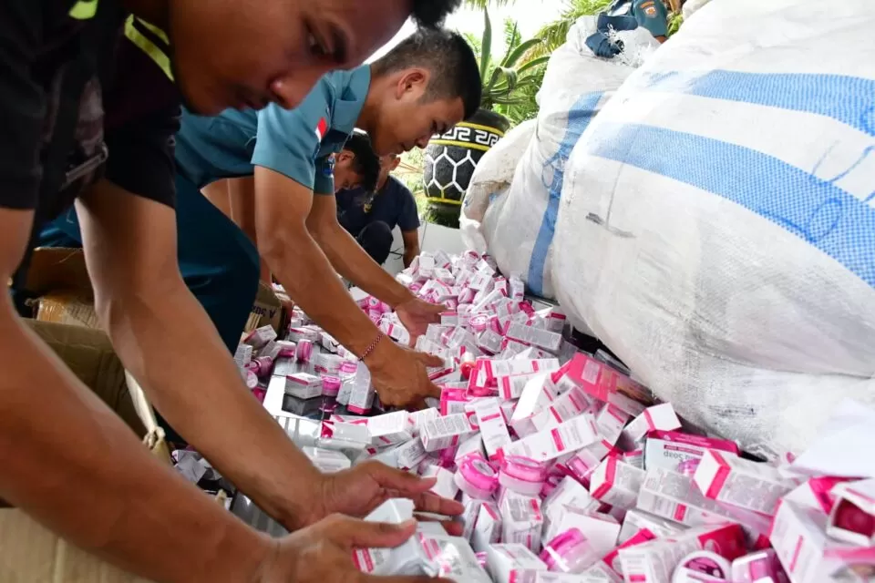 Foto: TNI AL berhasil gagalkan penyelundupak balpress dan kosmetik di Nunukan