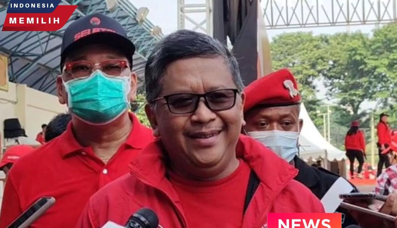 Foto: Sekjen PDIP hasto Kristianto membantah keikusertaan happy Hapsoro terkait kasus BTS (@Indonesia memilih)