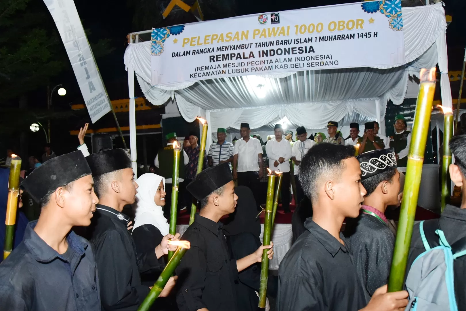Foto: Ribuan warga Lubuk PAKAM tumpah ruah meriahkan 1000 obor pada tahun baru Islam 1445 H (Diskominfo Deli Serdang )